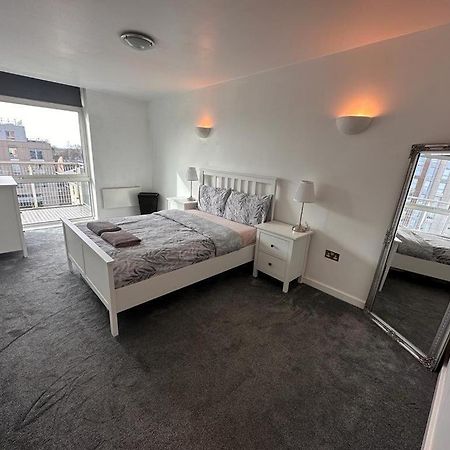 Recently Refurbished Apt Central Mk Free Parking Мілтон-Кінз Екстер'єр фото
